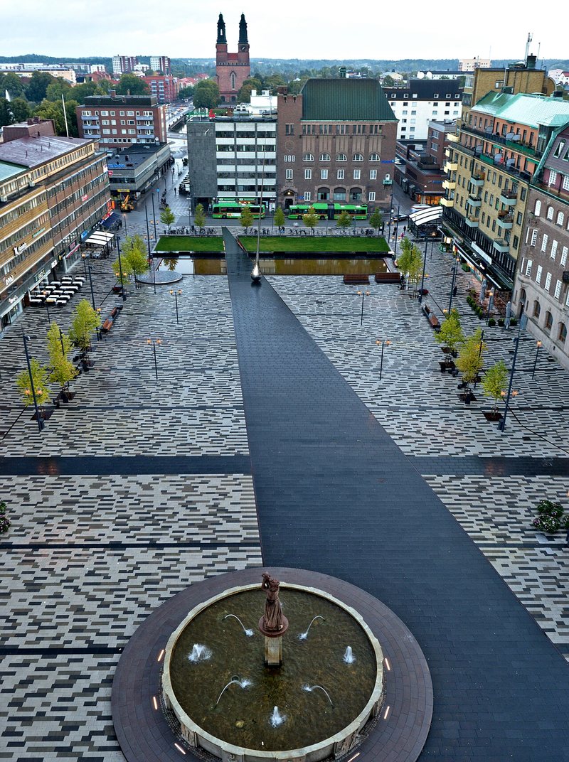 Fristadstorget i Eskilstuna sett från stadshusets torn